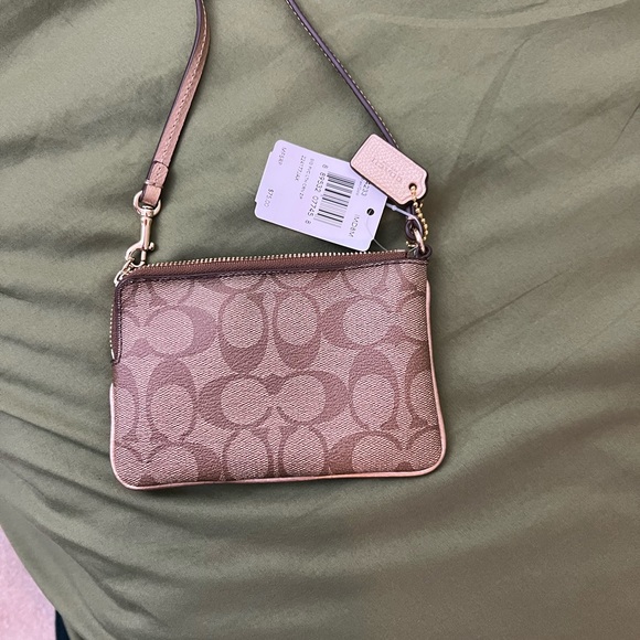 NWT Classic Coach Wristlet - Picture 4 of 6